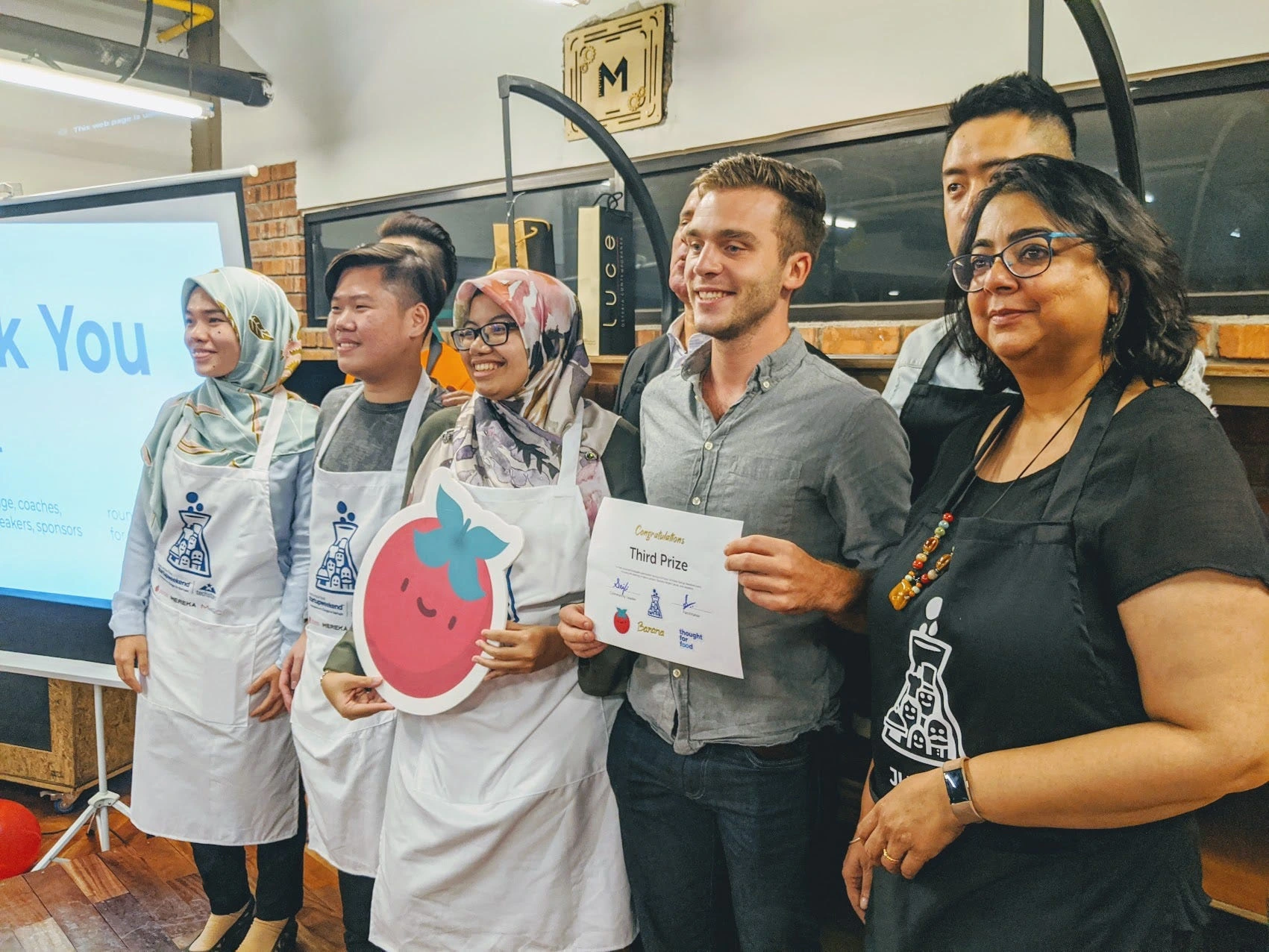 The final pitches and prizes.
