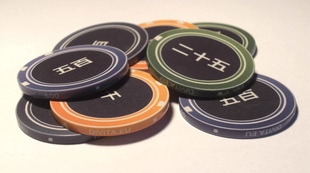 The original orange, green and violet ceramic chips